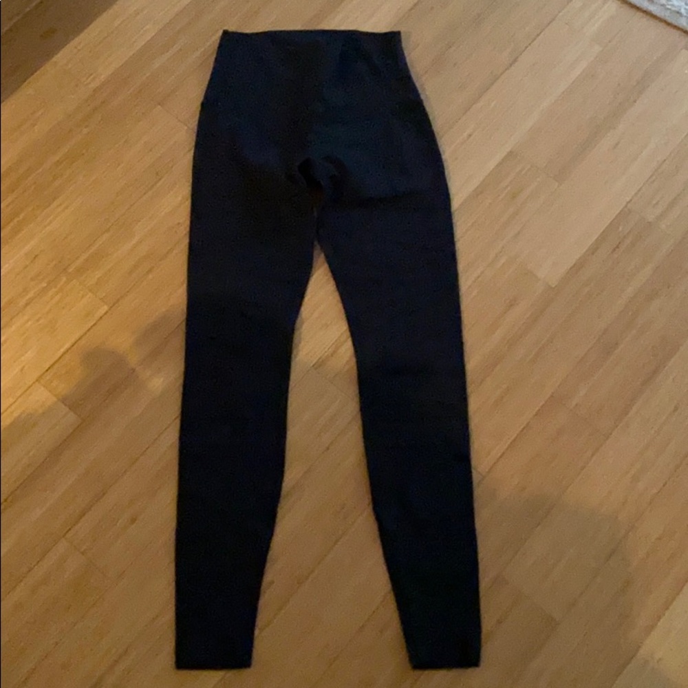 Lululemon mesh striped wunder under legging - sz 8